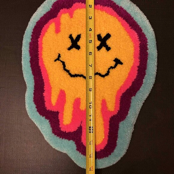 Handmade Trippy Smiley Face Tufted Rug 15"x11" - Picture 3 of 4
